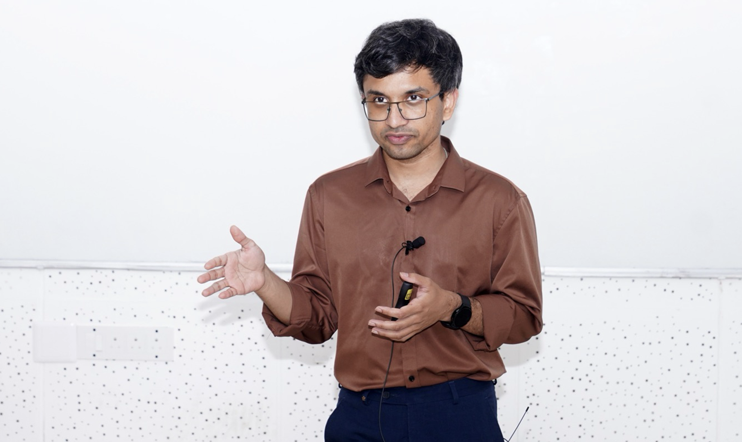 Prof. Nabarun Deb, University of Chicago, shares insights from his research on ‘No-Regret Generative Modeling via Parabolic Equations’. The research seminar was organized by the Office of Research and Publications, on 03rd July 2025.